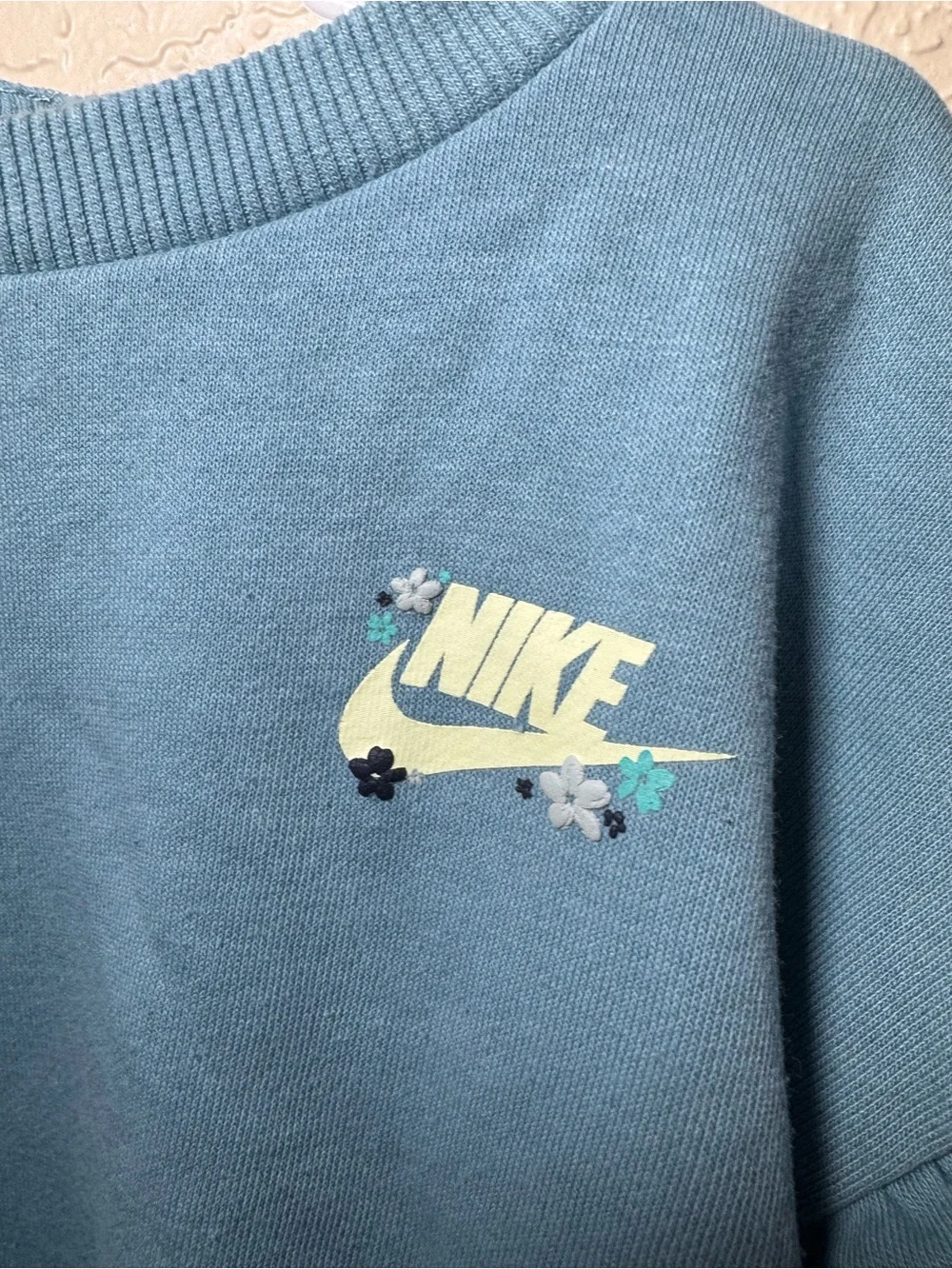 Nike Baby Girl 24M Blue Ruffle Sleeve Floral Logo Sweatshirt